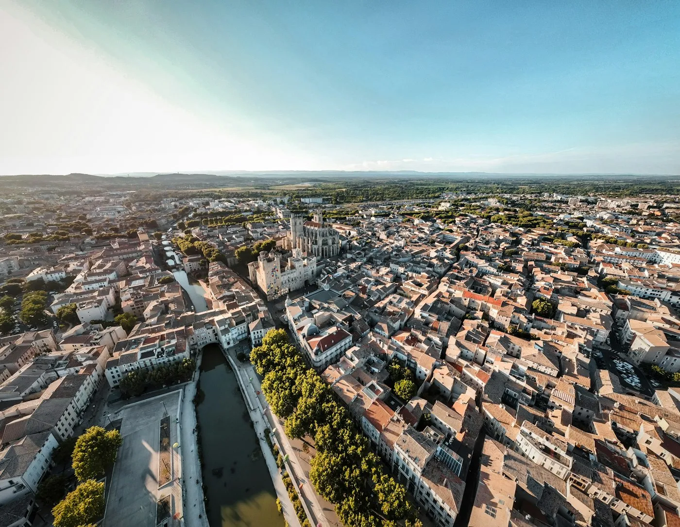 Vue aérienne de Narbonne et du canal de la Robine