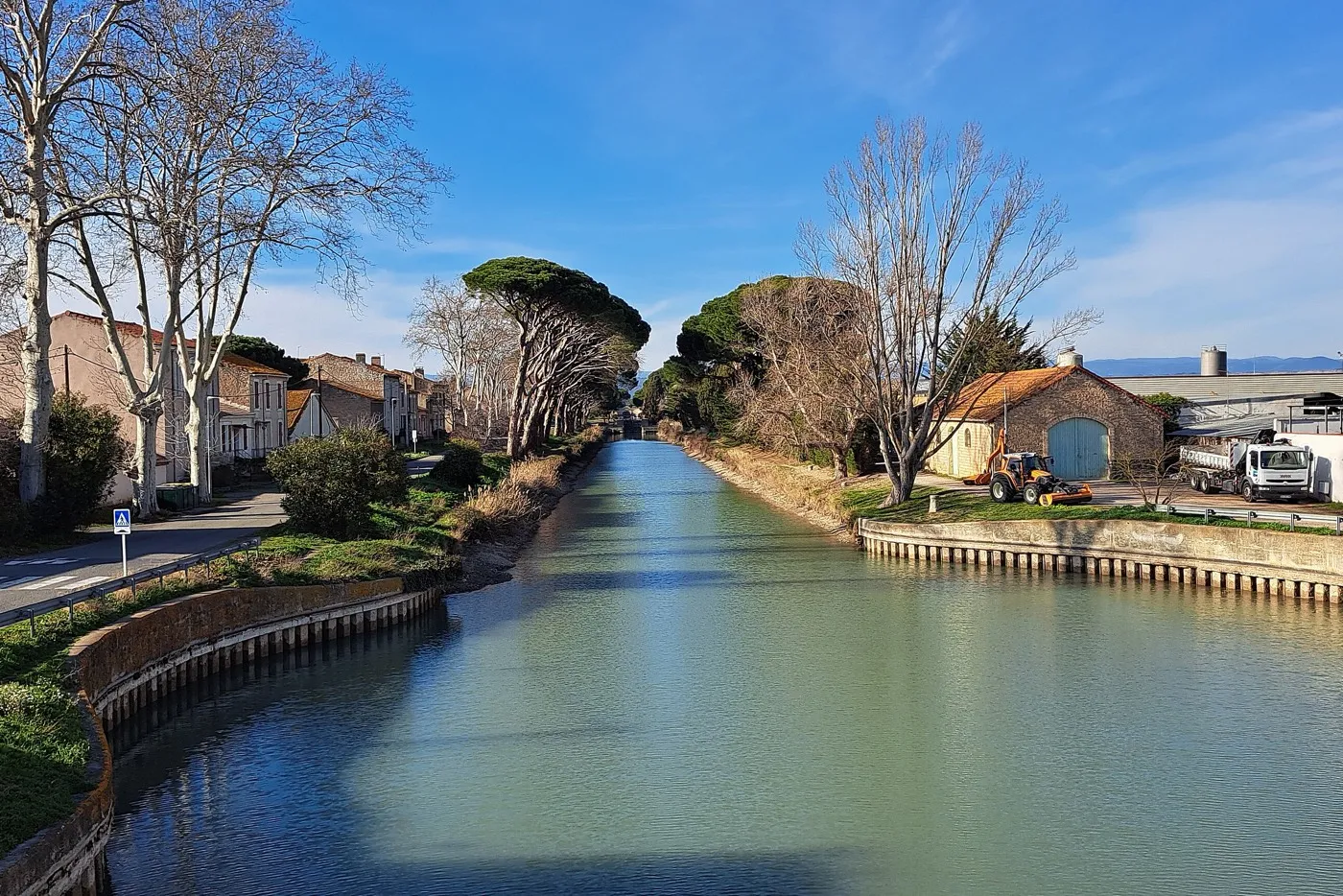 Le canal de la Cesse à Sallèles-d'Aude